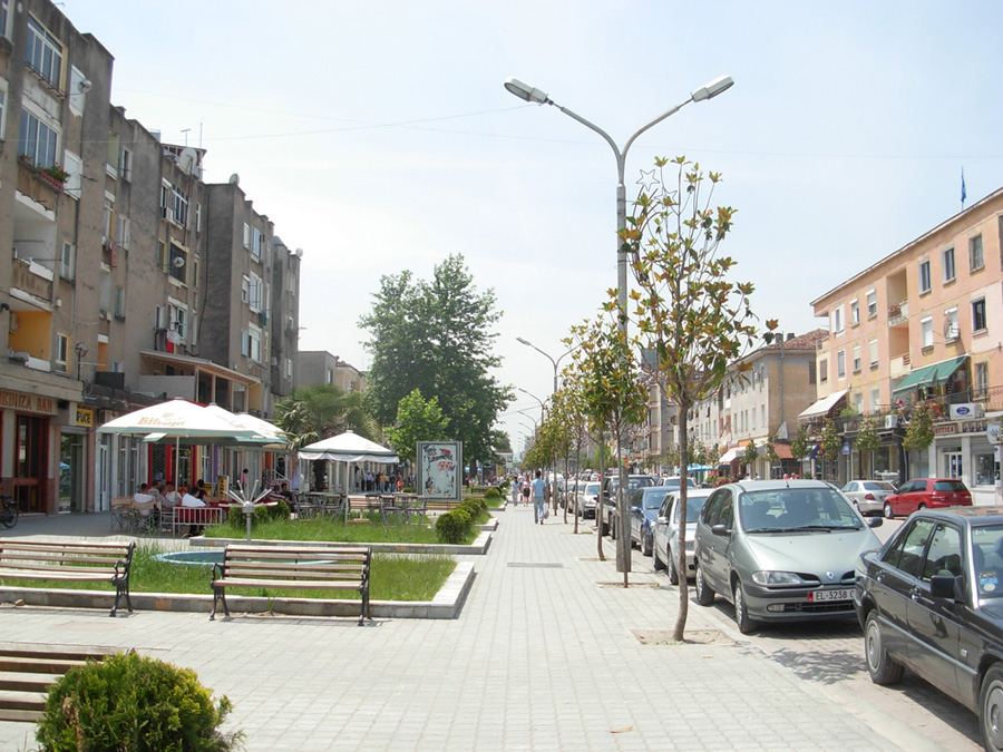 Албания, Елбасан, главната улица
