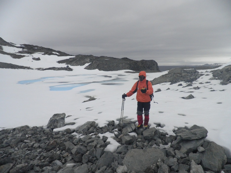 Антарктика, Васил Гурев по време на картиране на циркуса на изчезналия ледник Морски лъв
