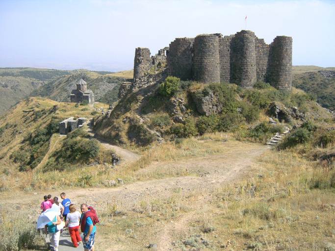 Армения, Общ изглед към крепостния хълм
