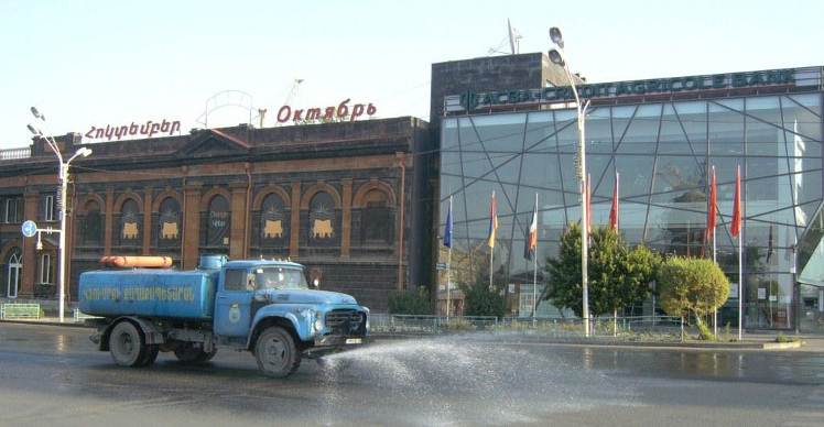 Армения, Рано сутринта на централния градски площад в Гюмри
