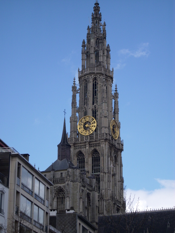 Белгия, Антверпен, Катедралата на централния площад в Антверпен

