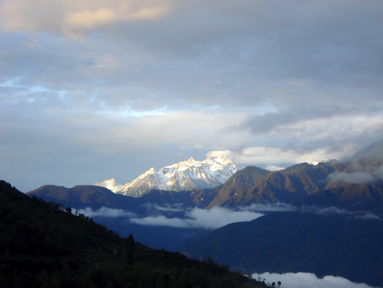 Бутан, SUNRISE 5.30 A.M
