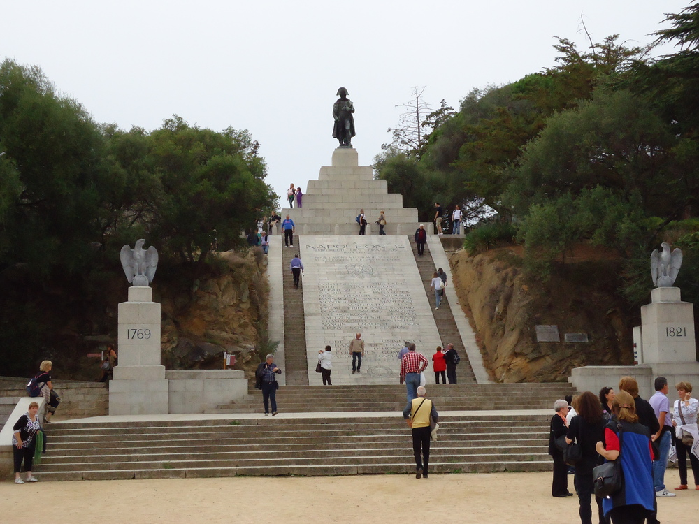 Франция, Корсика, Величествен монумент на хълма - любимото място на Наполеон като дете,откъдето се открива гледка към целия залив
