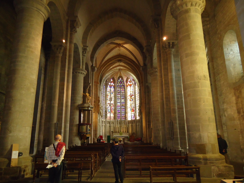 Франция, Църквата в крепостта Каркасон отвътре
