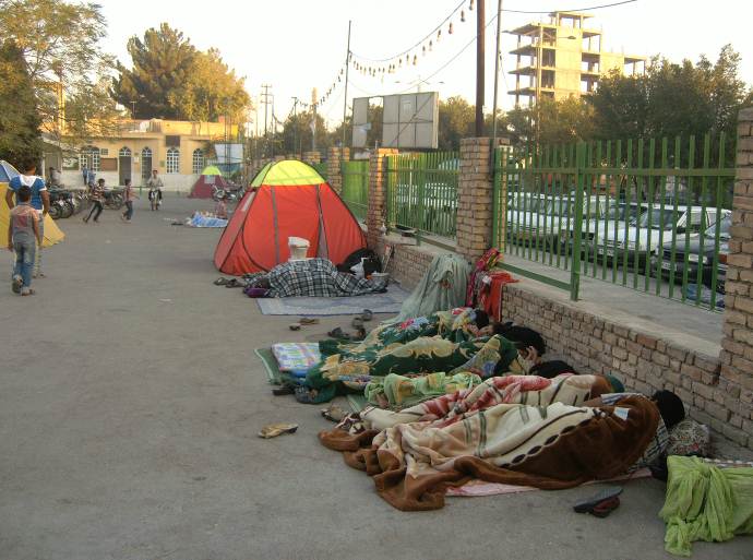 Милиони иранци обикалят родината си като нощуват безплатно в организирани туристически зони
