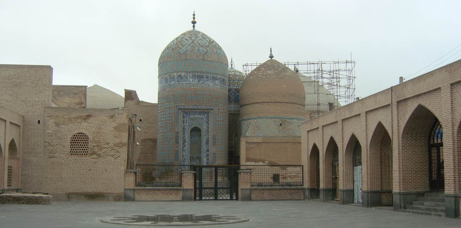 Архитектурния комплекс, включващ и мавзолея на шейх Сафи-ад-Дин
