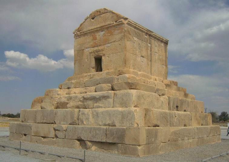 Гробницата-мавзолей на Кир II Велики
