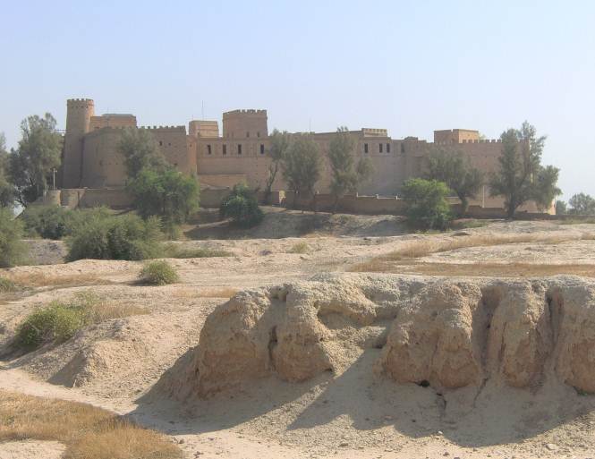 Новата крепост се издига над руините на Суса

