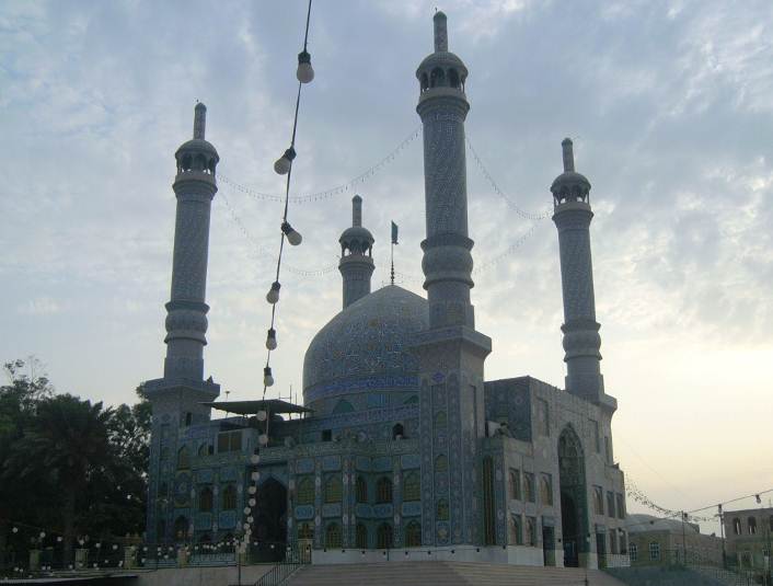 Новата джамия е с внушителни размери
