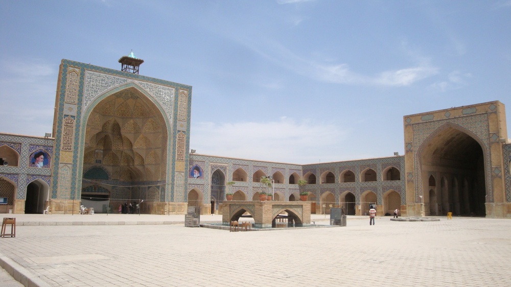 Иран, Исфахан, Южният вход на Петъчната джамия
