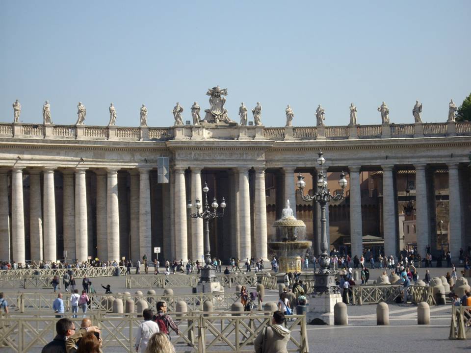 Италия, Ватикана, Площадът пред базиликата Свети Петър и Павел
