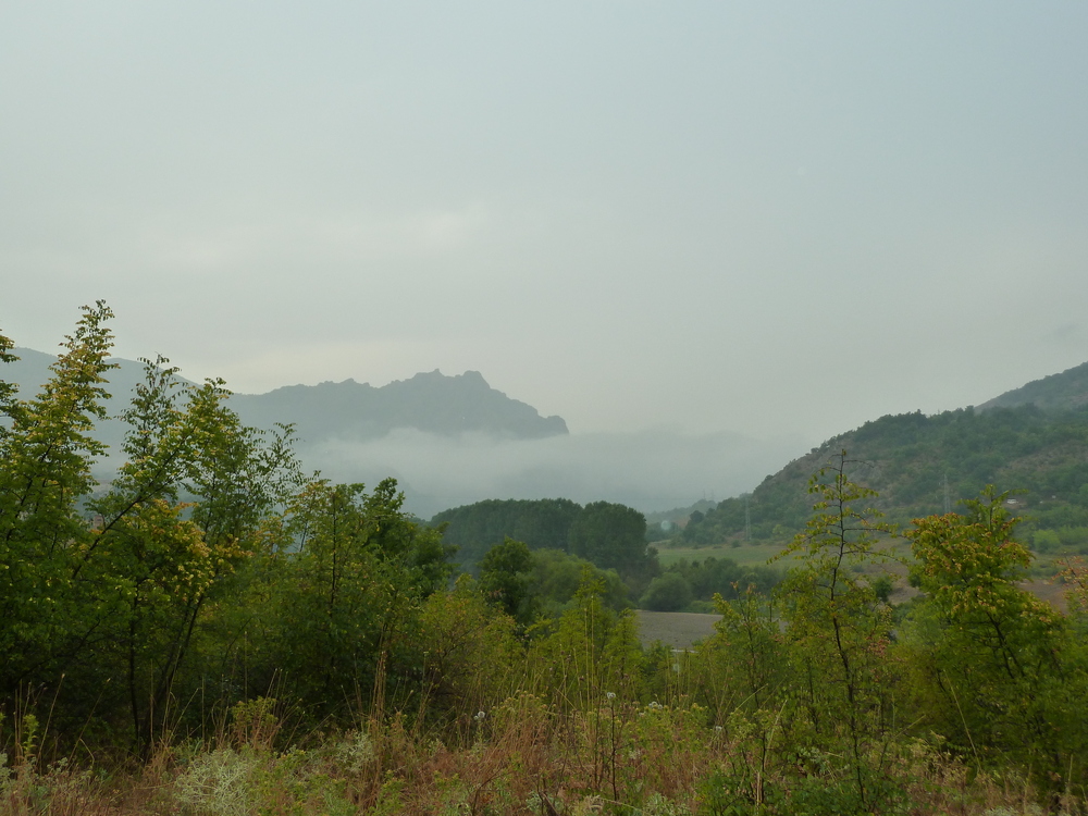 България, Източни Родопи, Мъгла се стеле в котловината
