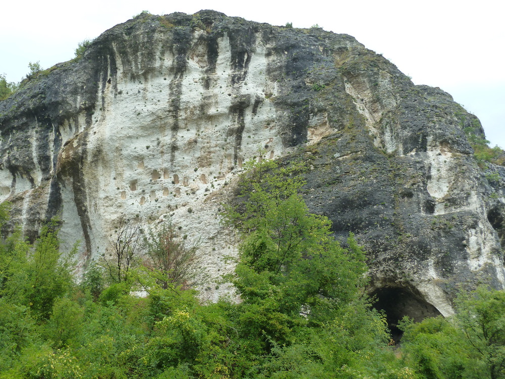 България, Източни Родопи, Нишите в Пчелен камък
