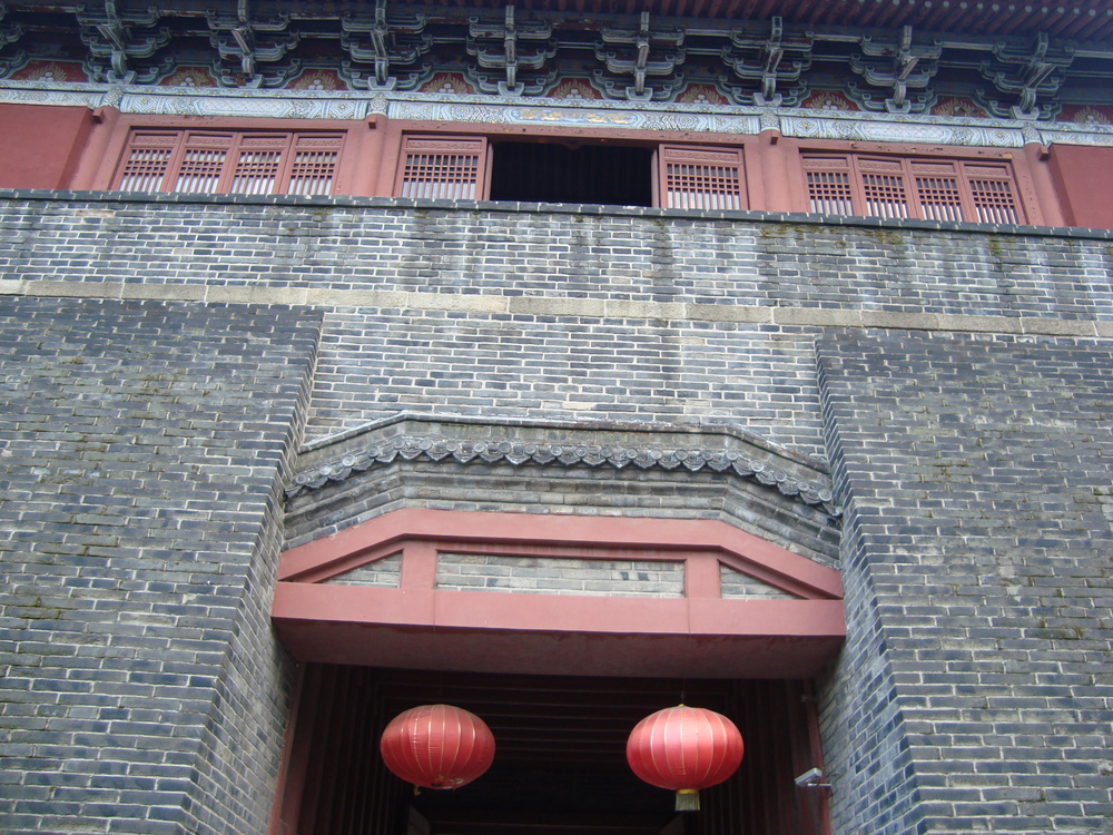 Китай, портата от вътрешната страна
