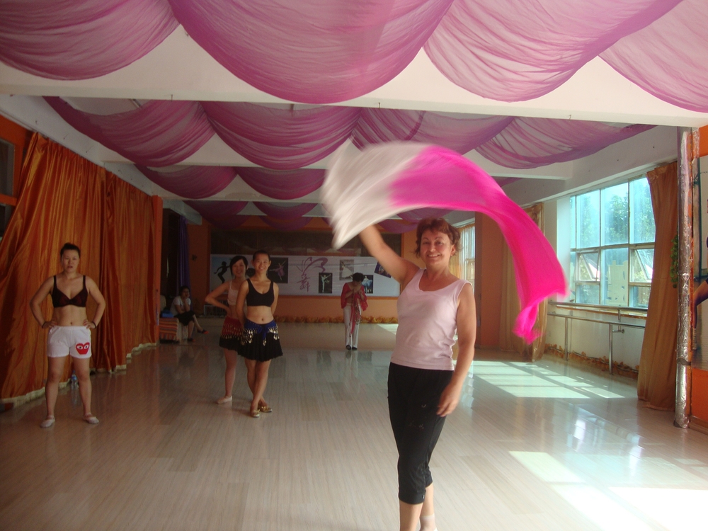 Китай, Пънлай, в танцовата школа последните дни

