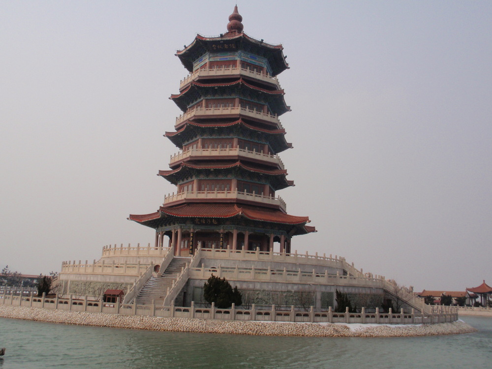 Китай, Пънлай, Пагодата в езерото
