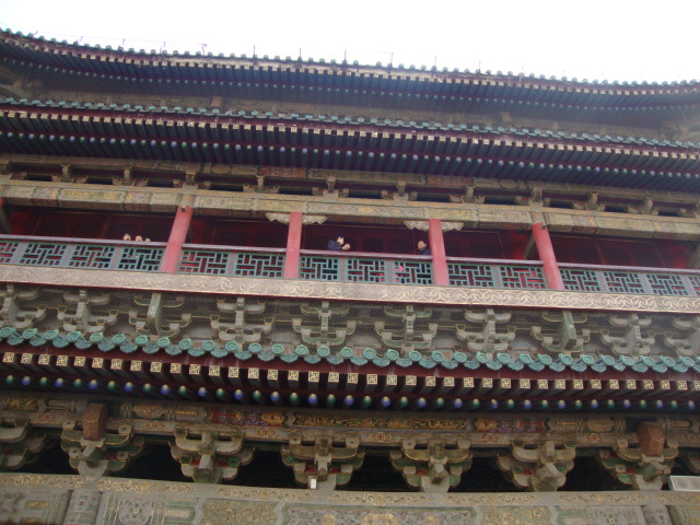 Китай, Сиан, Aжурени плетеници по фасадата на кулата
