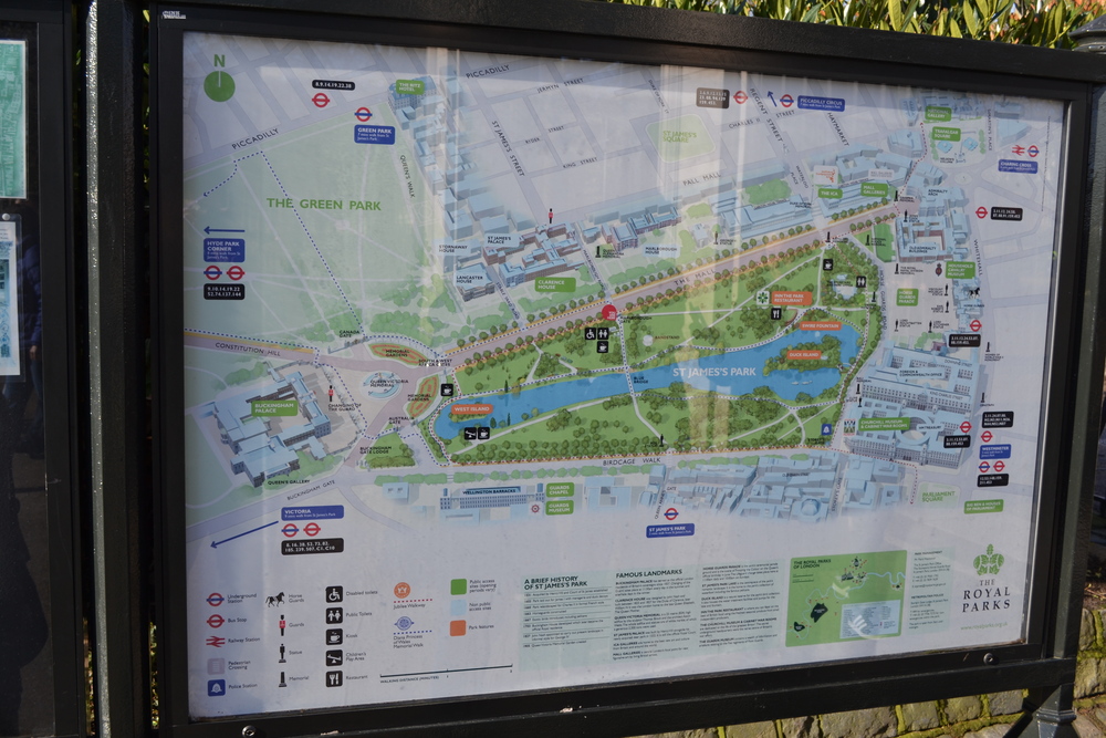 Лондон, парка Сейт Джеймс, в левия край на картата е Бъкингамският дворец, в десния край- Horse guards parade, Даунинг стрийт.
