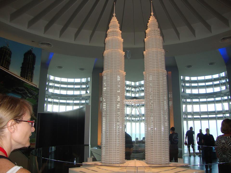 Малайзия, Макет на Кулите близнаци на 86 етаж
