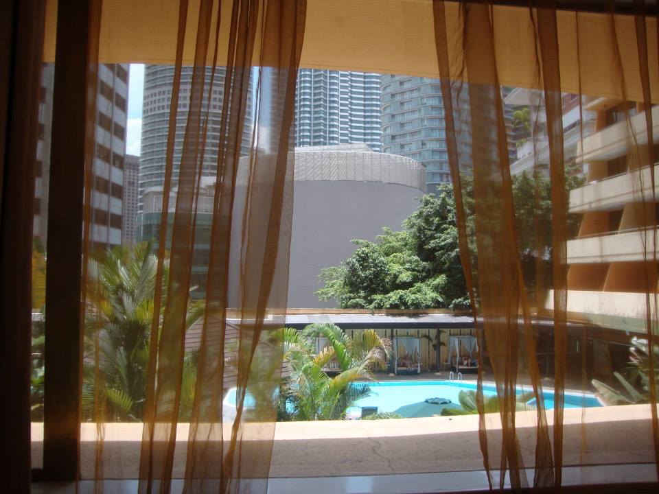 Малайзия, Изглед от прозореца на стаята ни към басейна и градината
