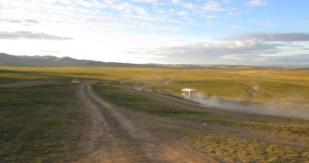 Монголия, Многолентова „магистрала“ в централната част на Монголия
