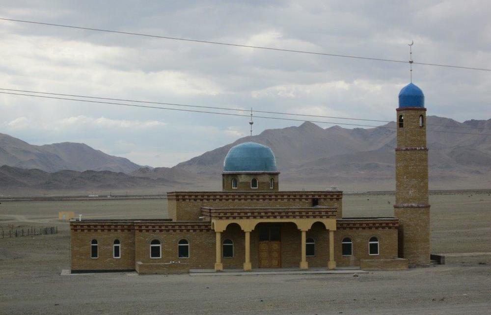 Монголия, Новопостроена джамия в западна Монголия
