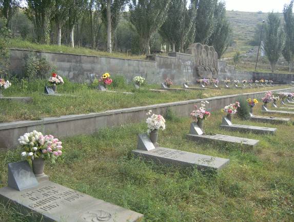 Мемориално гробище в Сисиан на арменски бойци, загинали във войната за независим Арцах
