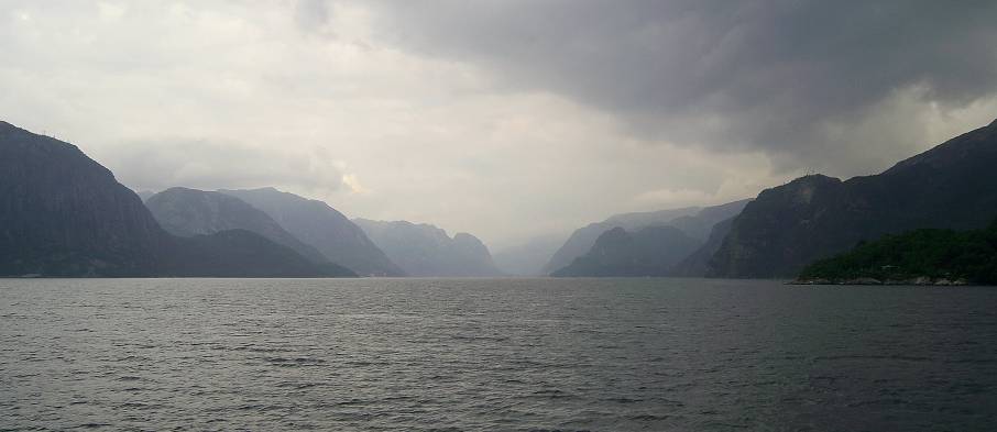 Норвегия, Красиви гледки във фиорда
