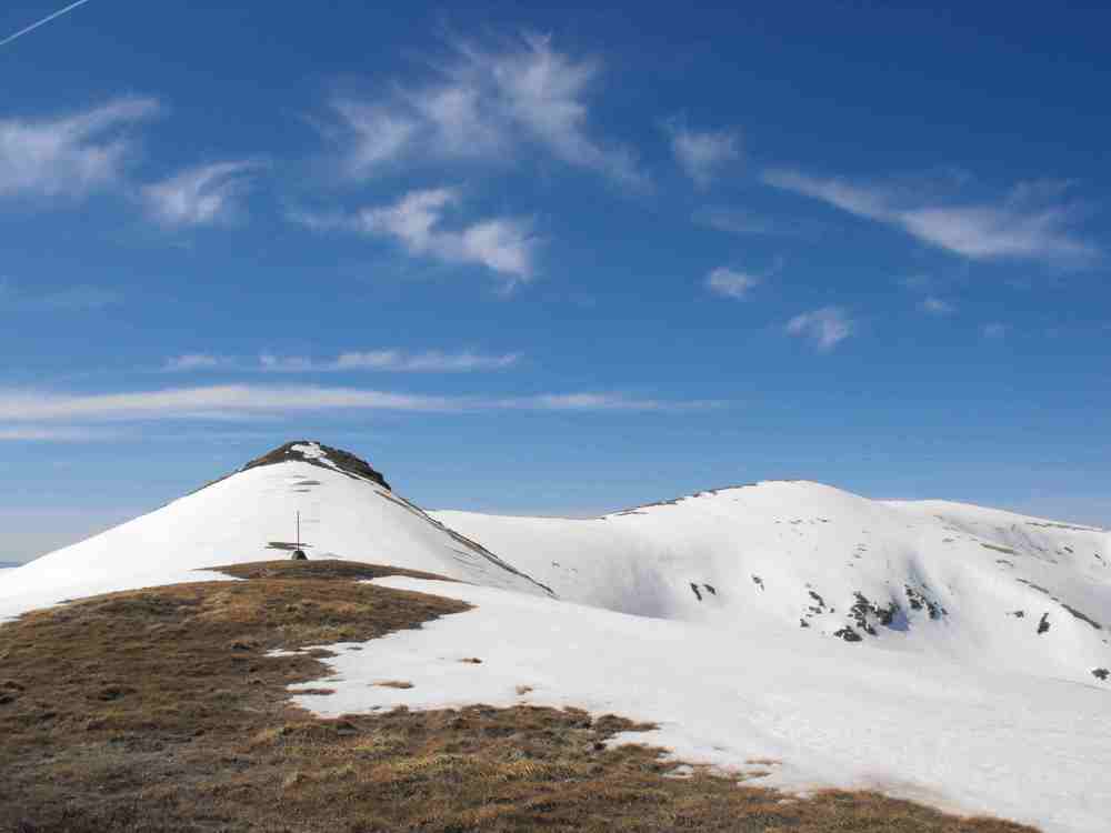 България, Най-високите Осоговски върхове Шапка-2188 м. и Руен-2251 м.
