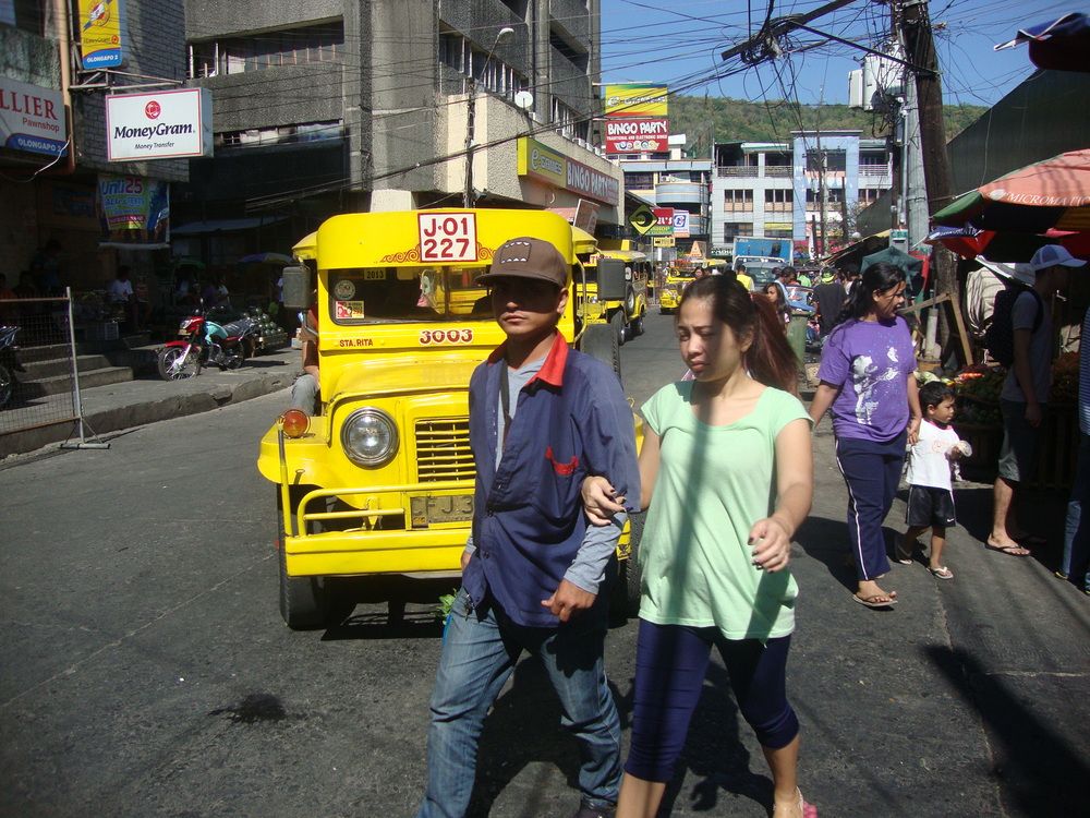 Филипини, по улиците на Олонгапо
