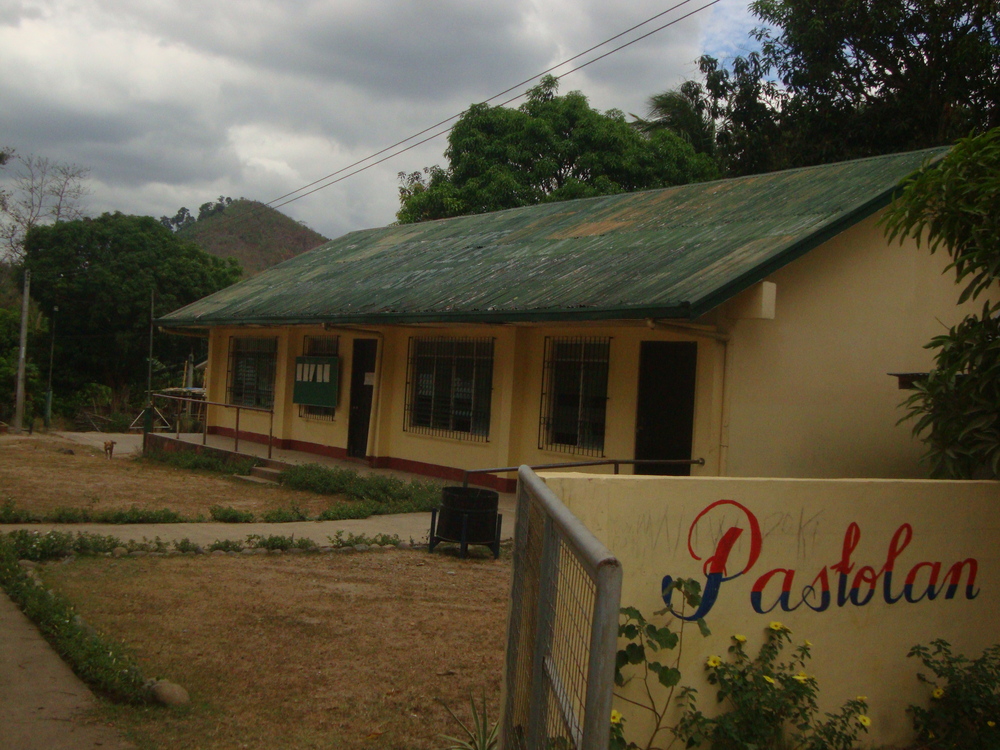 Филипини, училището в Пастолан
