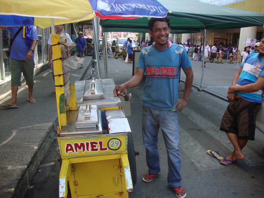 Филипините, сладоледаджията със звънче в ръка
