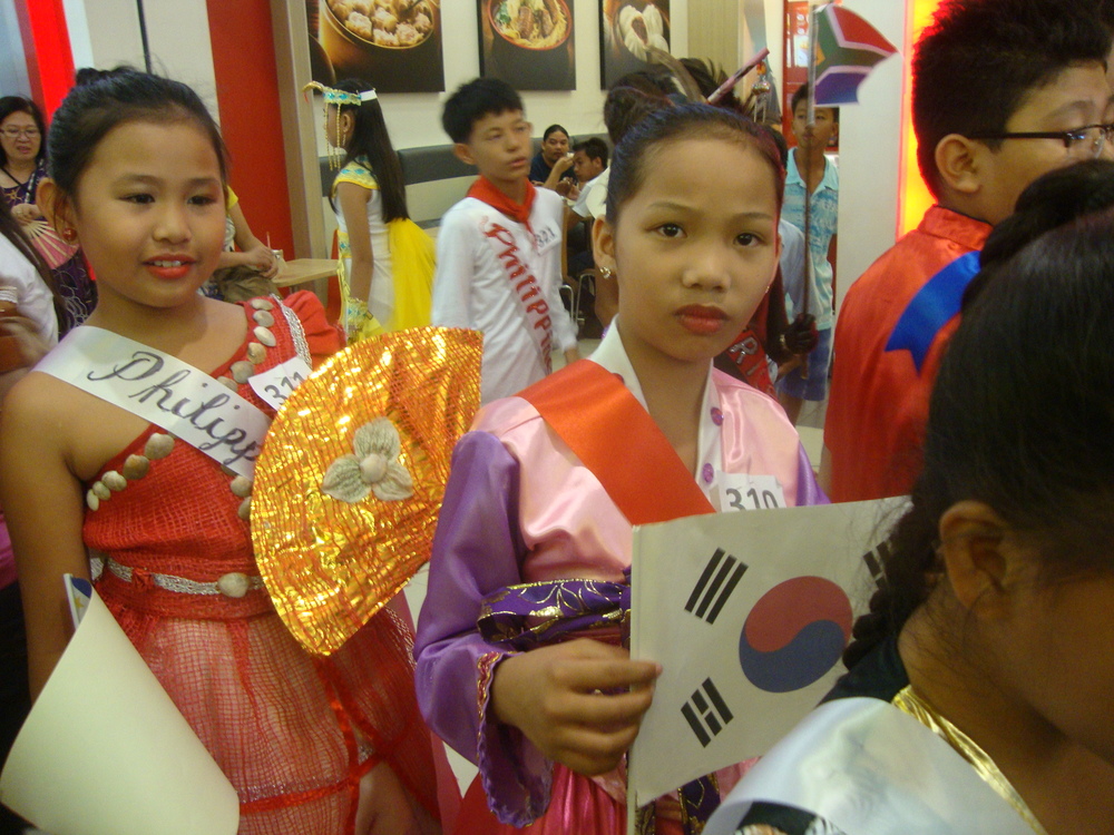 Филипините, още костюми
