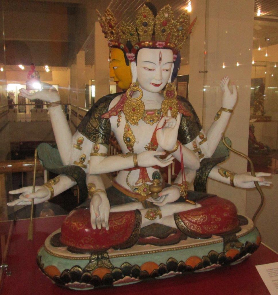 Зугдар Намжилма – богинята с три лица и осем ръце
