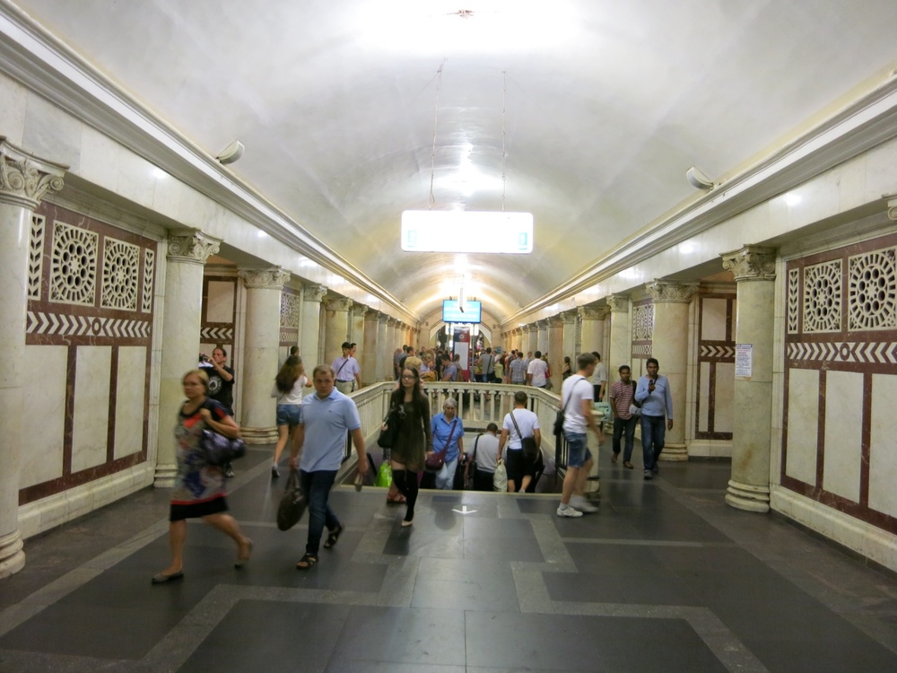 Голфаджия в Русия, Москва, в метрото
