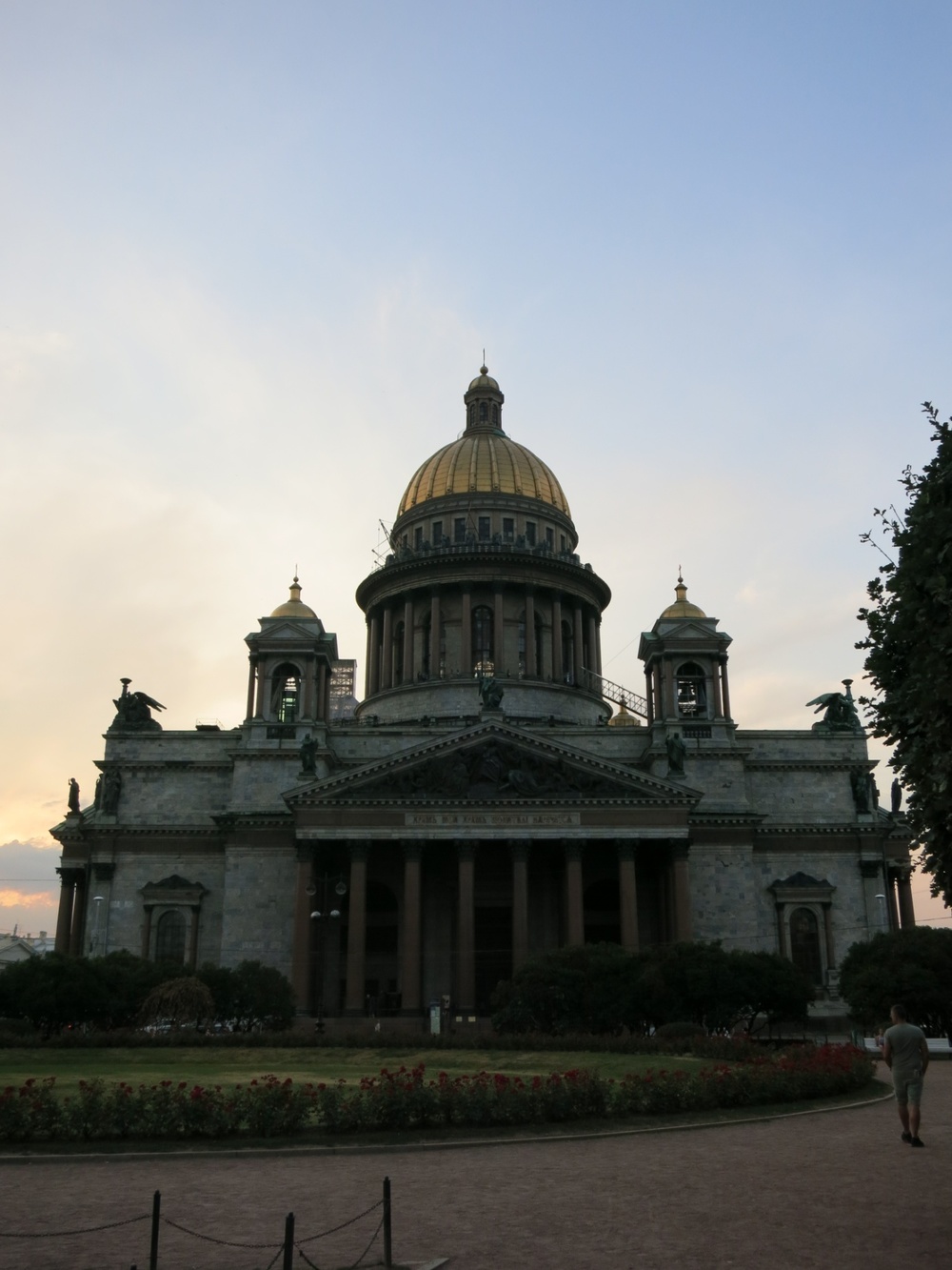Голфаджия в Русия, Исакиевский собор - една от перлите на града
