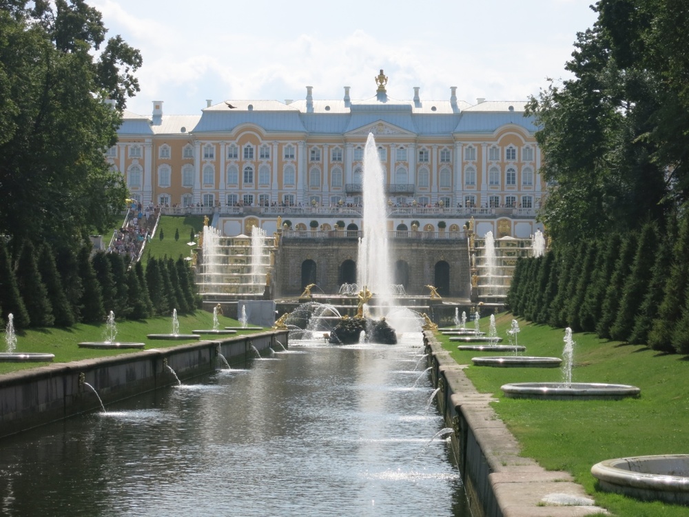 Голфаджия в Русия, дворец "Петерхоф"
