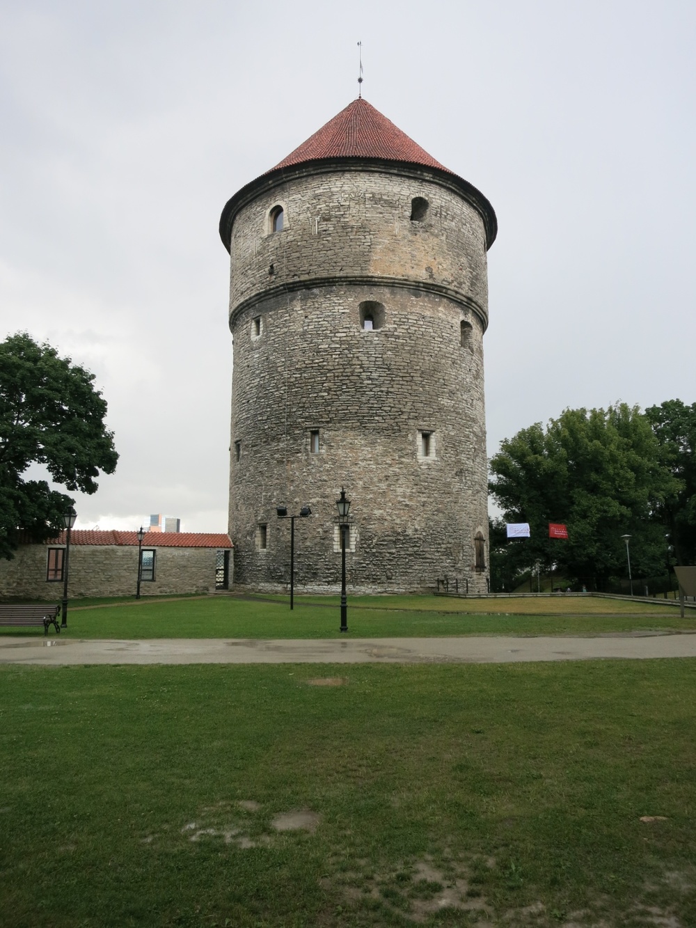 Естония

