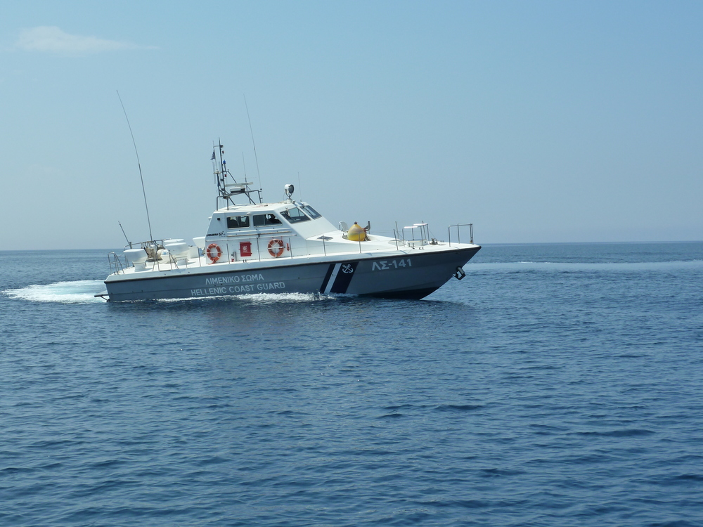 Гърция, Бреговата охрана хока капитана, че излиза извън териториалните води
