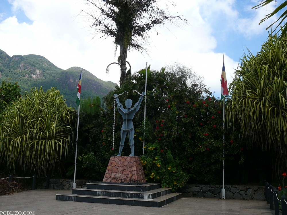 Сейшели, статуя на свободата
