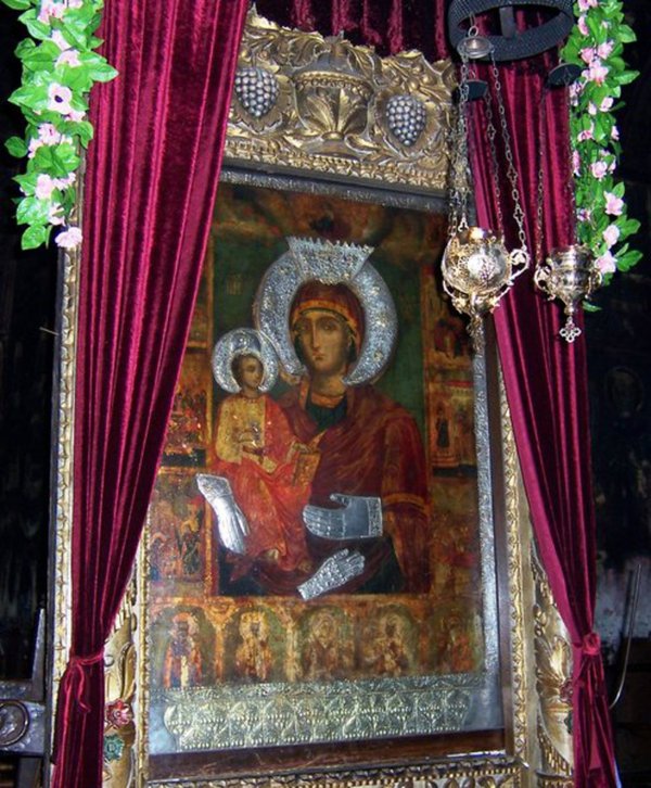 България, Троян, Чудотворната икона на Богородица
