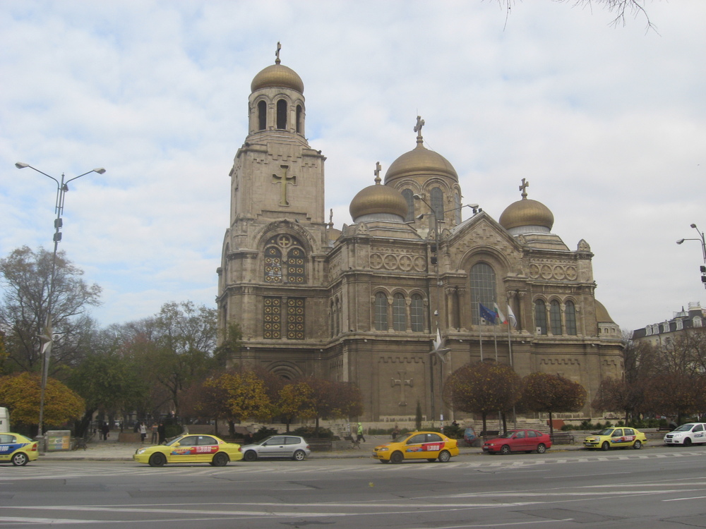Варна, катедрален храм Свето Успение Богородично
