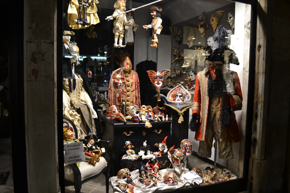 Венеция, магазин за кукли и костюми

