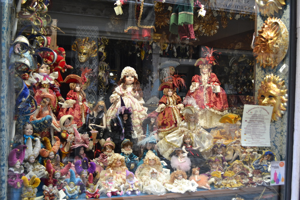 Венеция, магазин за порцеланови кукли
