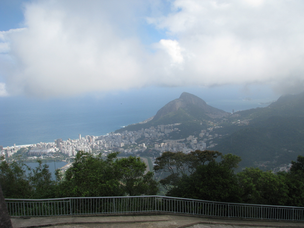 Бразилия, Рио де Жанейро, От Корковадо Рио се вижда като на длан, особено ако времето е на наша страна
