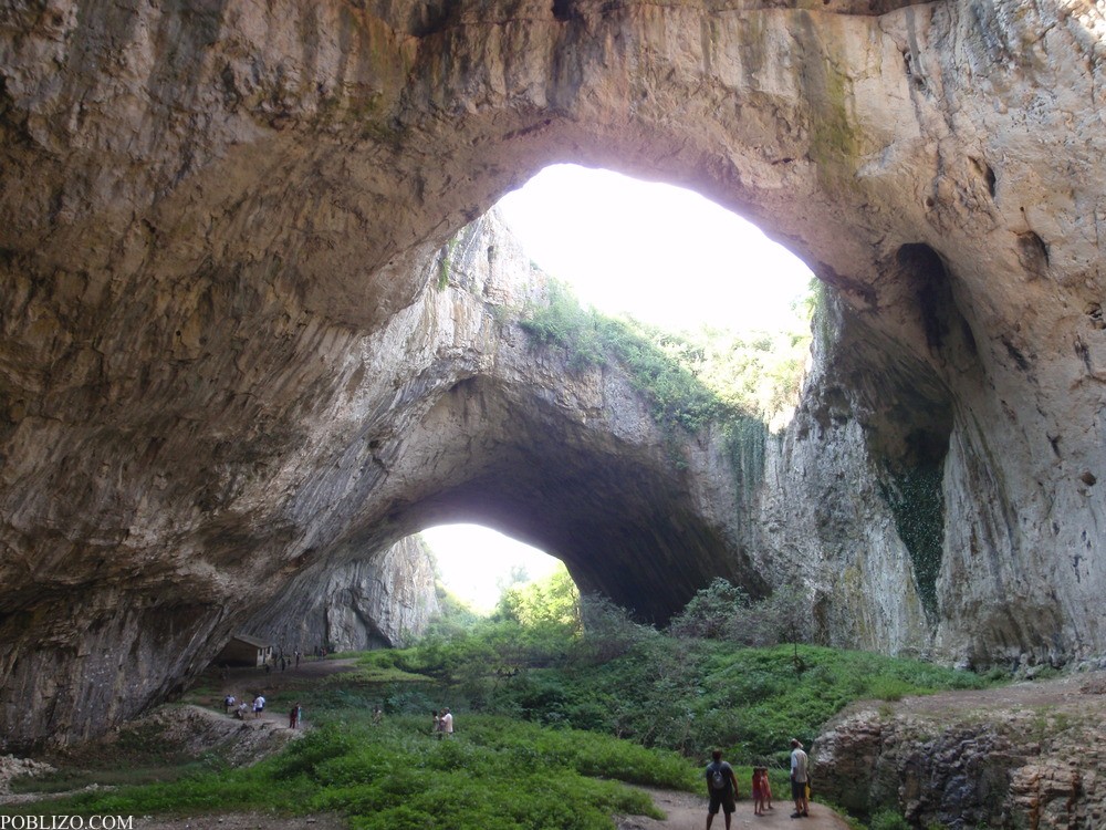 България, Деветашката пещера
