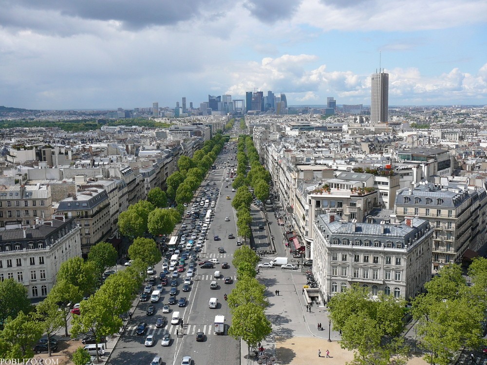 Париж, Изглед от Триумфалната арка към модерния бизнес квартал Дефанс 
