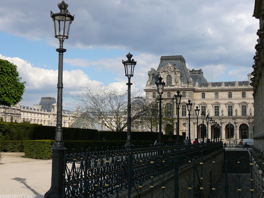 Париж, Лувър
