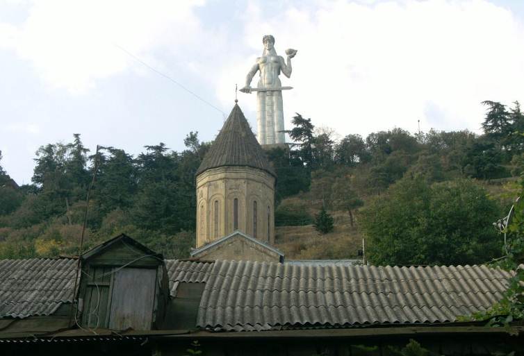 Грузия, Паметникът на Майка Грузия 
