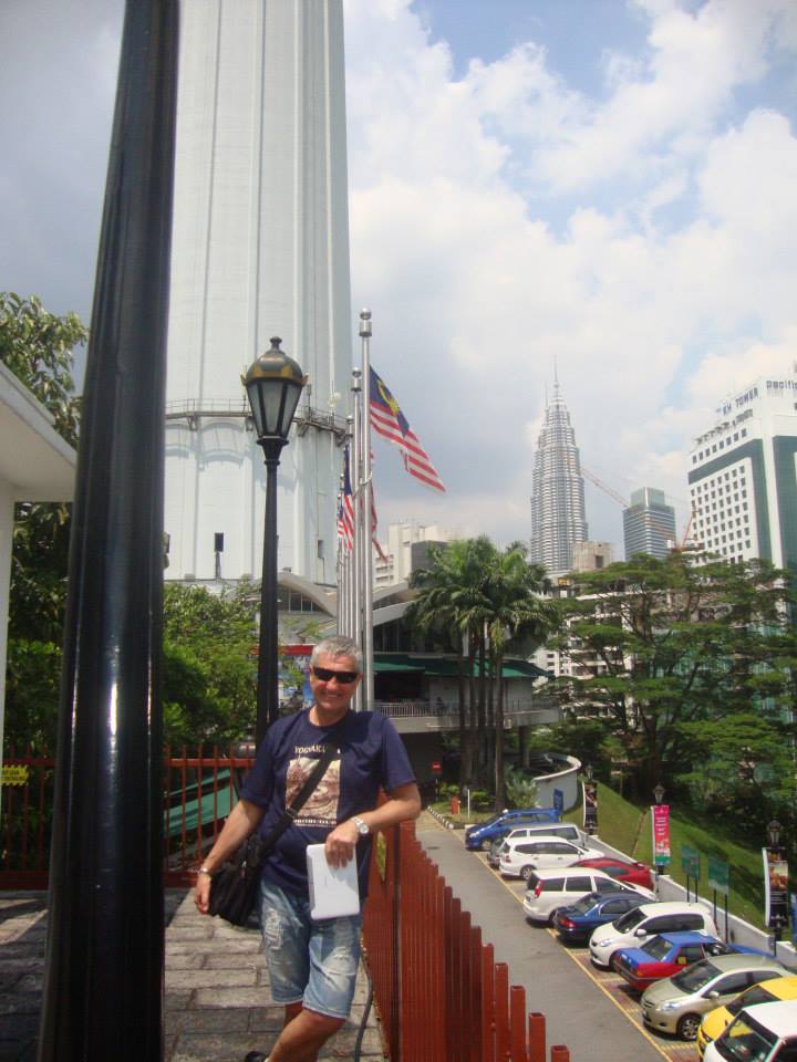 Малайзия, пред KL Tower